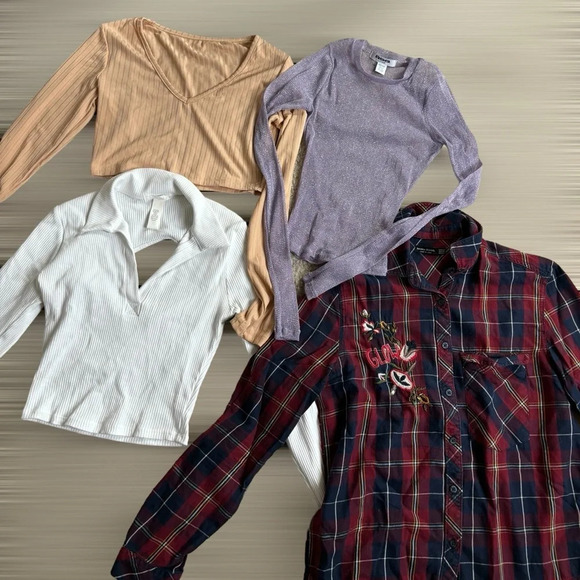 Long sleeve tops bundle Size S/XS - Picture 1 of 5